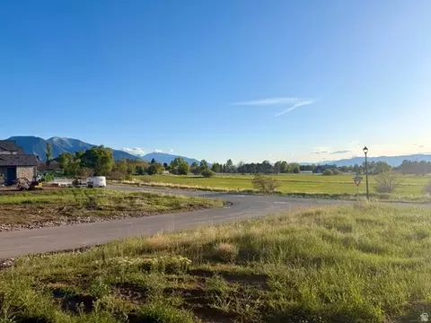 2057 E Maple Hills Ln, Mapleton, UT 84664 photo 3