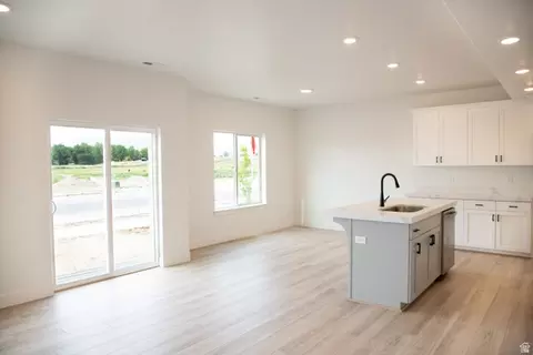 Living - 483 E 720 N Lot Apt 6 N, Salem, UT 84653 photo 1 of 2