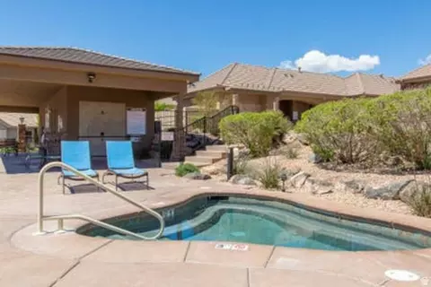 4206 E Torrey Pines Dr, Washington, UT 84780