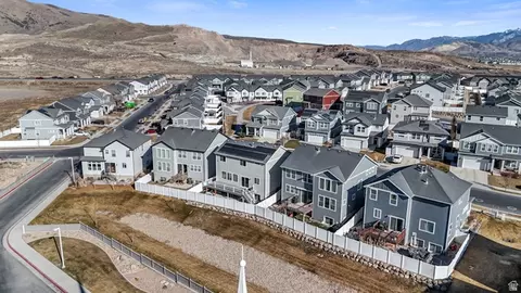 4368 E Inverness Ln E, Eagle Mountain, UT 84005 photo 4