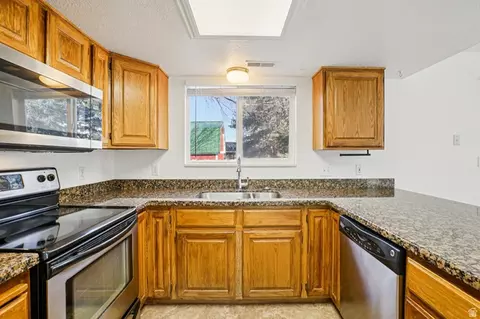 Kitchen - 973 E 60 S, Spanish Fork, UT 84660 photo 2 of 2