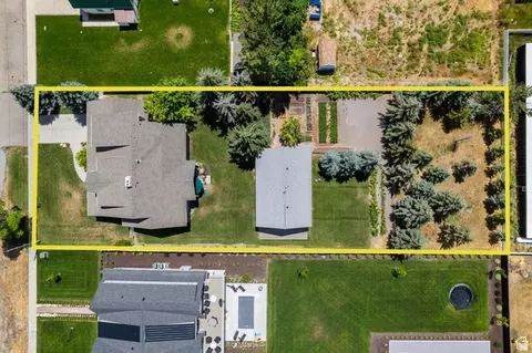 315 S Bear Lake Blvd, Garden City, UT 84028