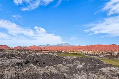 2442 S Village Dr #8B, Santa Clara, UT 84765