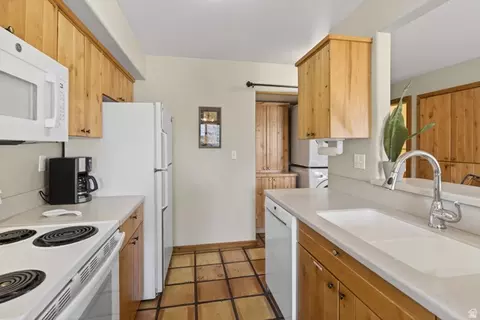 Kitchen - 3414 E La Camino, Moab, UT 84532 photo 1 of 2