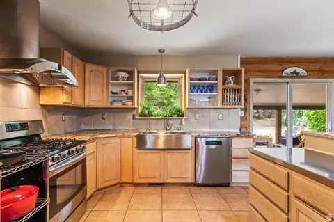 Kitchen - 986 E 2290 N, Monroe, UT 84754 photo 6 of 9