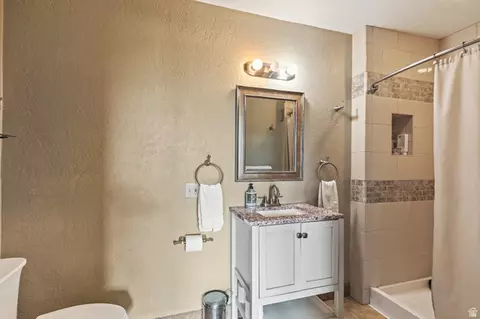 Bath - 986 E 2290 N, Monroe, UT 84754 photo 1 of 8