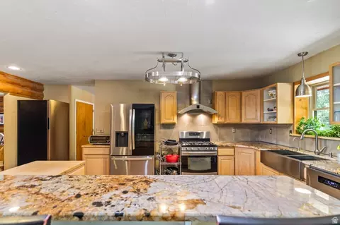 Kitchen - 986 E 2290 N, Monroe, UT 84754 photo 4 of 9