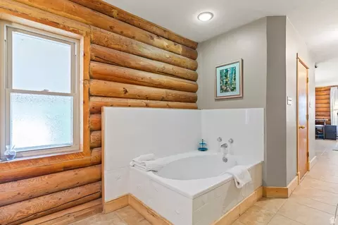 Bath - 986 E 2290 N, Monroe, UT 84754 photo 5 of 8