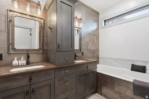 Bath - 175 N 100 W, Providence, UT 84332 photo 2 of 5