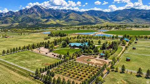 622 E Highway 144 E, New Harmony, UT 84757