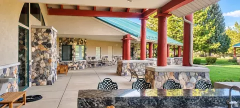 Exterior - 622 E Highway 144 E, New Harmony, UT 84757 photo 8 of 17