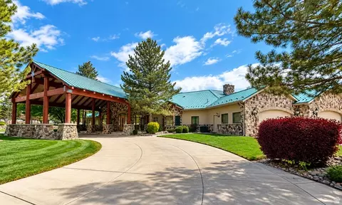 Exterior - 622 E Highway 144 E, New Harmony, UT 84757 photo 2 of 17
