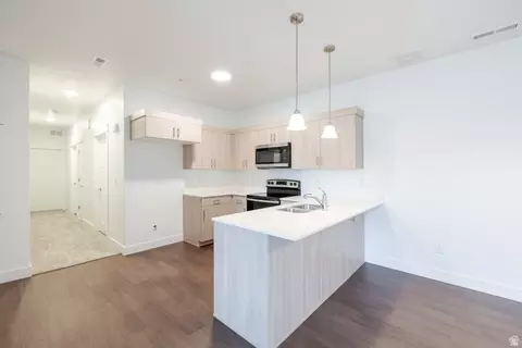 Kitchen - 4695 S 690 W #U101, Mapleton, UT 84664 photo 2 of 3