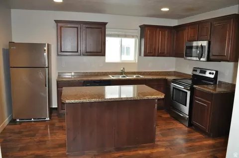 Kitchen - 280 N 750 E, Vineyard, UT 84059 photo 1 of 2