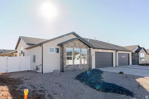 Exterior - 3057 W Ekko View Loop, Cedar City, UT 84721 photo 2 of 2