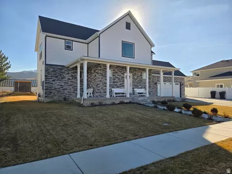 Exterior - 1324 E 620 S, Payson, UT 84651 photo 2 of 4