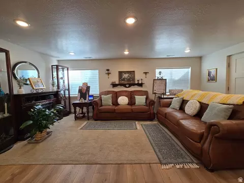 Living - 1324 E 620 S, Payson, UT 84651 photo 3 of 5