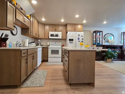 Kitchen - 1324 E 620 S, Payson, UT 84651 photo 3 of 4