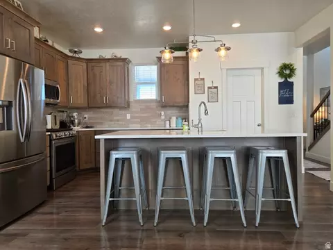 Kitchen - 1324 E 620 S, Payson, UT 84651 photo 2 of 4