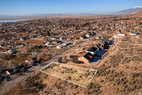 405 S 200 E #4, Willard, UT 84340 photo 2