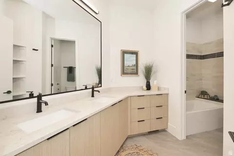 Bath - 1306 E Victor Ln, Draper, UT 84020 photo 6 of 9