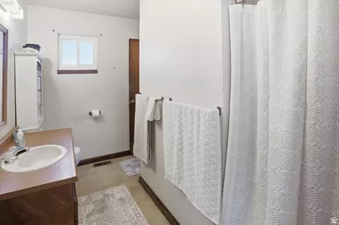 Bath - 380 N 200 W, Logan, UT 84321 photo 2 of 3