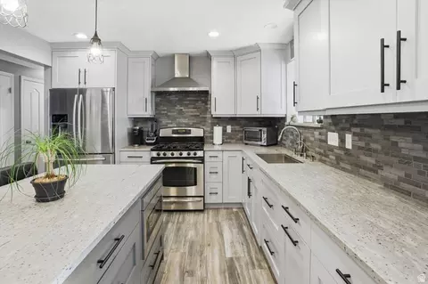 Kitchen - 2192 E High Mesa Dr, Sandy, UT 84092 photo 3 of 5