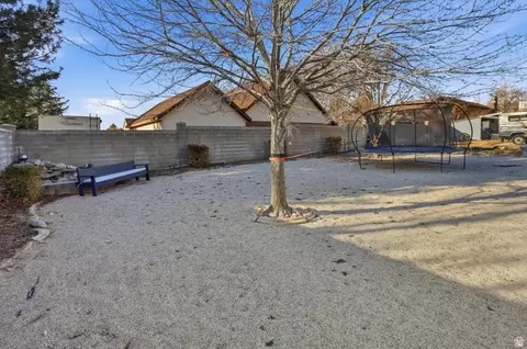 Exterior - 2192 E High Mesa Dr, Sandy, UT 84092 photo 1 of 5