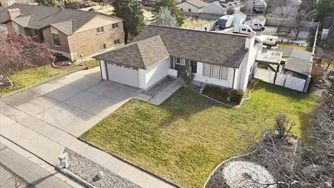 View/Area - 2192 E High Mesa Dr, Sandy, UT 84092 photo 2 of 10