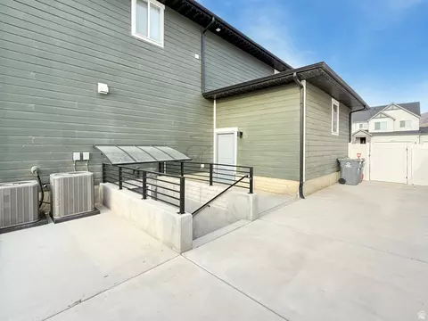 Exterior - 3372 S Pinyon Park Ln, Mapleton, UT 84664 photo 11 of 17