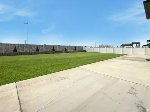 Exterior - 3372 S Pinyon Park Ln, Mapleton, UT 84664 photo 13 of 17