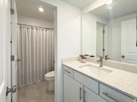 Bath - 3372 S Pinyon Park Ln, Mapleton, UT 84664 photo 4 of 5