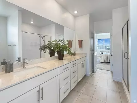 Bath - 3372 S Pinyon Park Ln, Mapleton, UT 84664 photo 3 of 5