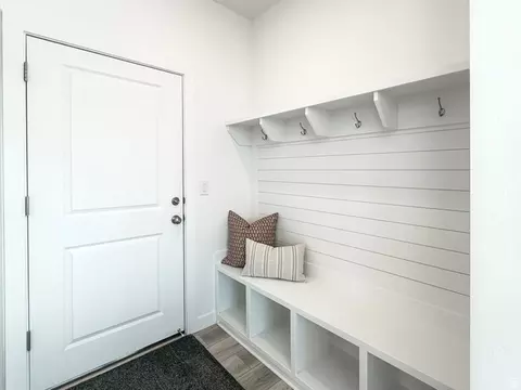 Entry Way - 3372 S Pinyon Park Ln, Mapleton, UT 84664 photo 2 of 5