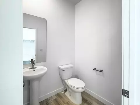 Bath - 3372 S Pinyon Park Ln, Mapleton, UT 84664 photo 1 of 5