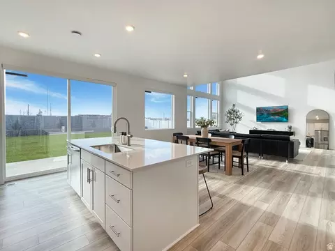 Kitchen - 3372 S Pinyon Park Ln, Mapleton, UT 84664 photo 3 of 8