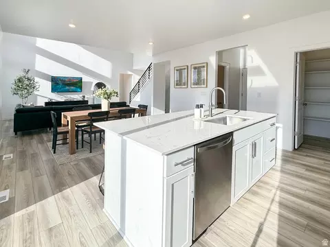 Kitchen - 3372 S Pinyon Park Ln, Mapleton, UT 84664 photo 5 of 8