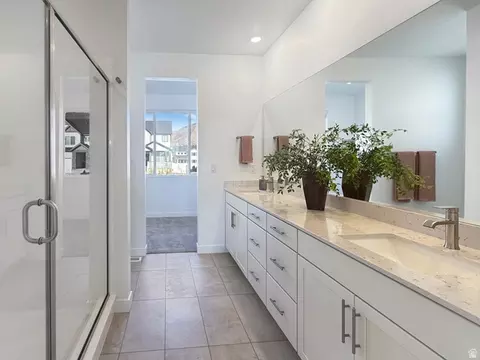 Bath - 3372 S Pinyon Park Ln, Mapleton, UT 84664 photo 2 of 5