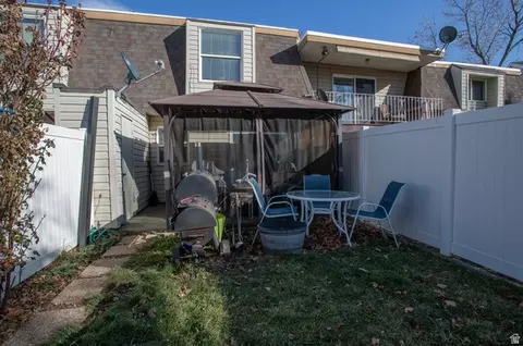 Exterior - 563 N 200 W, Bountiful, UT 84010 photo 2 of 5