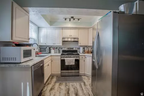 Kitchen - 563 N 200 W, Bountiful, UT 84010 photo 2 of 2