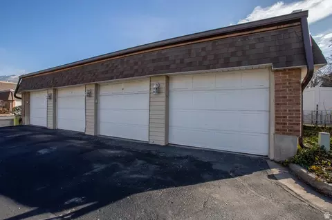 Exterior - 563 N 200 W, Bountiful, UT 84010 photo 4 of 5