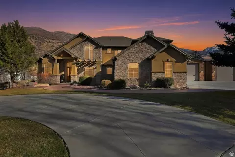 5885 S Tolcate Ln, Holladay, UT 84121