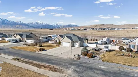 View/Area - 1587 E Smithfield Dr, Eagle Mountain, UT 84005 photo 2 of 7