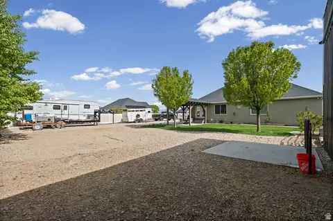Exterior - 1587 E Smithfield Dr, Eagle Mountain, UT 84005 photo 20 of 21
