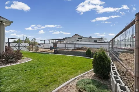 Exterior - 1587 E Smithfield Dr, Eagle Mountain, UT 84005 photo 15 of 21