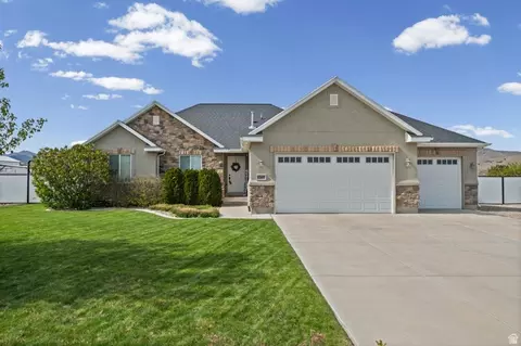 1587 E Smithfield Dr, Eagle Mountain, UT 84005