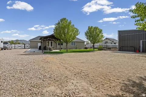 Exterior - 1587 E Smithfield Dr, Eagle Mountain, UT 84005 photo 18 of 21