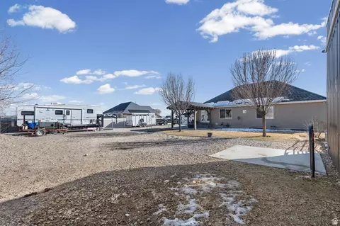 Exterior - 1587 E Smithfield Dr, Eagle Mountain, UT 84005 photo 6 of 21