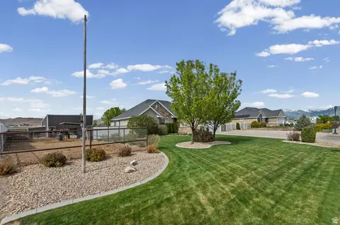 Exterior - 1587 E Smithfield Dr, Eagle Mountain, UT 84005 photo 11 of 21