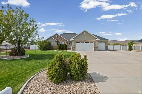 Exterior - 1587 E Smithfield Dr, Eagle Mountain, UT 84005 photo 10 of 21